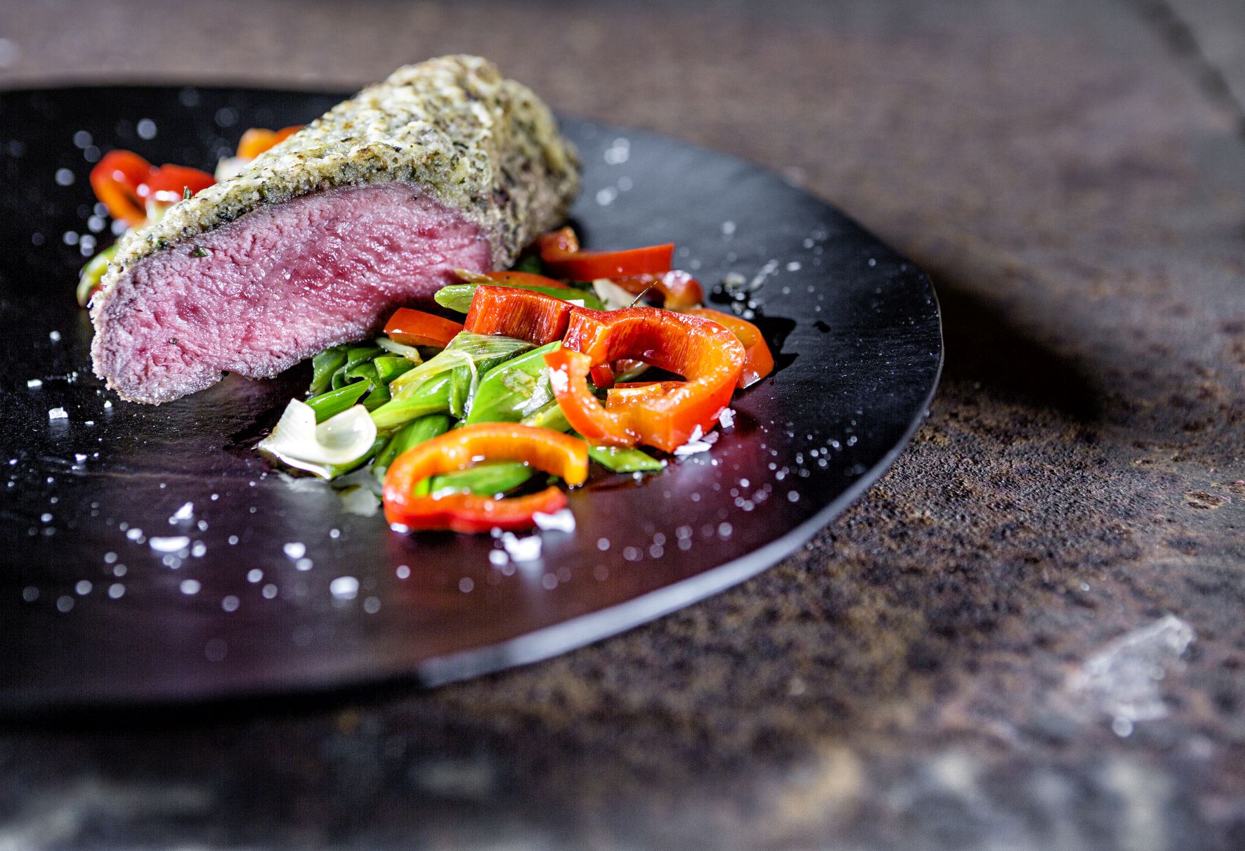 Lammrücken mit Kräuter-Parmesan-Haube – MEAT IN